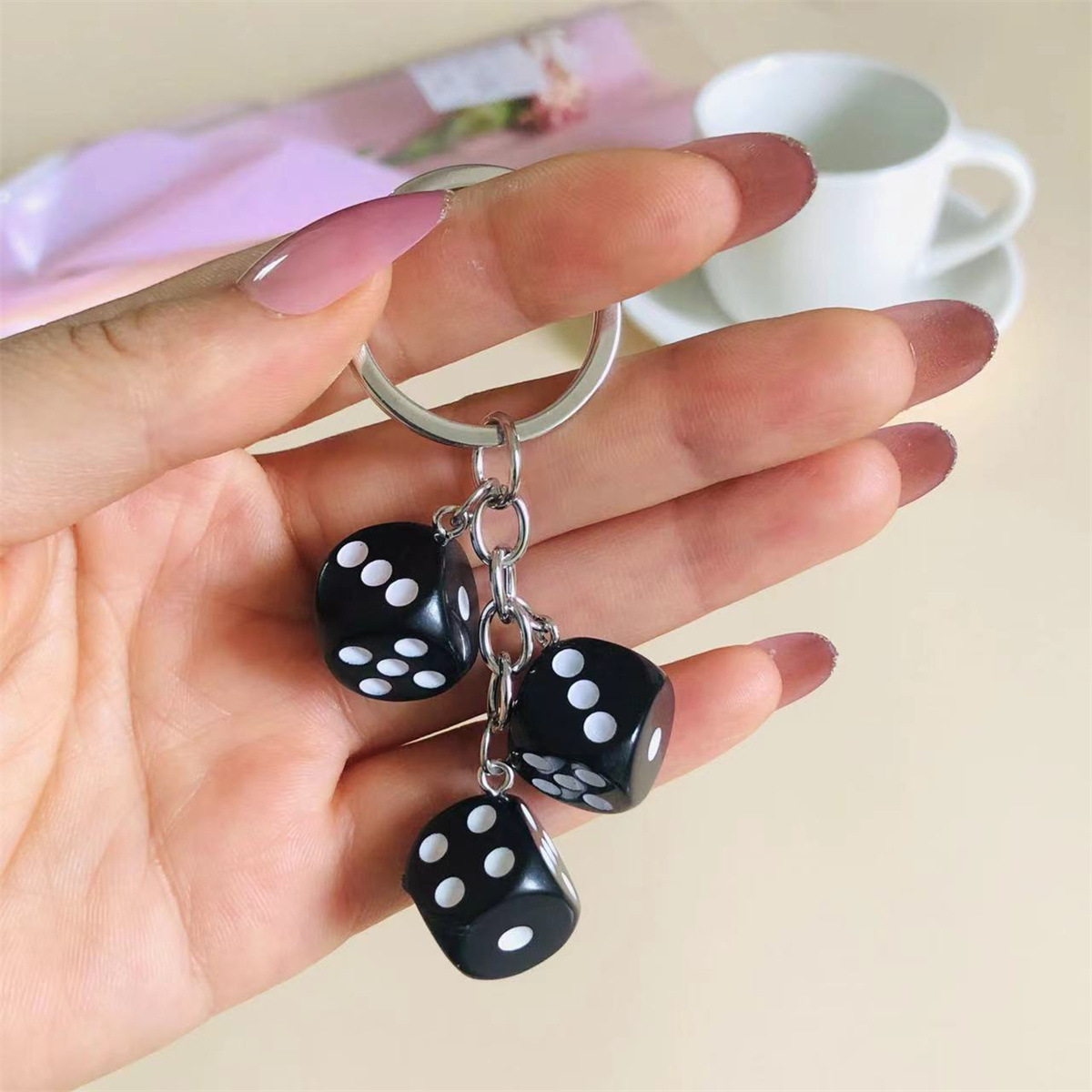 Gaming Accessories Men - 男性と女性のためのかわいい3Dダイスキーホルダー,ローリングキューブ,お土産ギフト,ペンダント,車のキーホルダー,ハンドバッグ,DIYアクセサリー